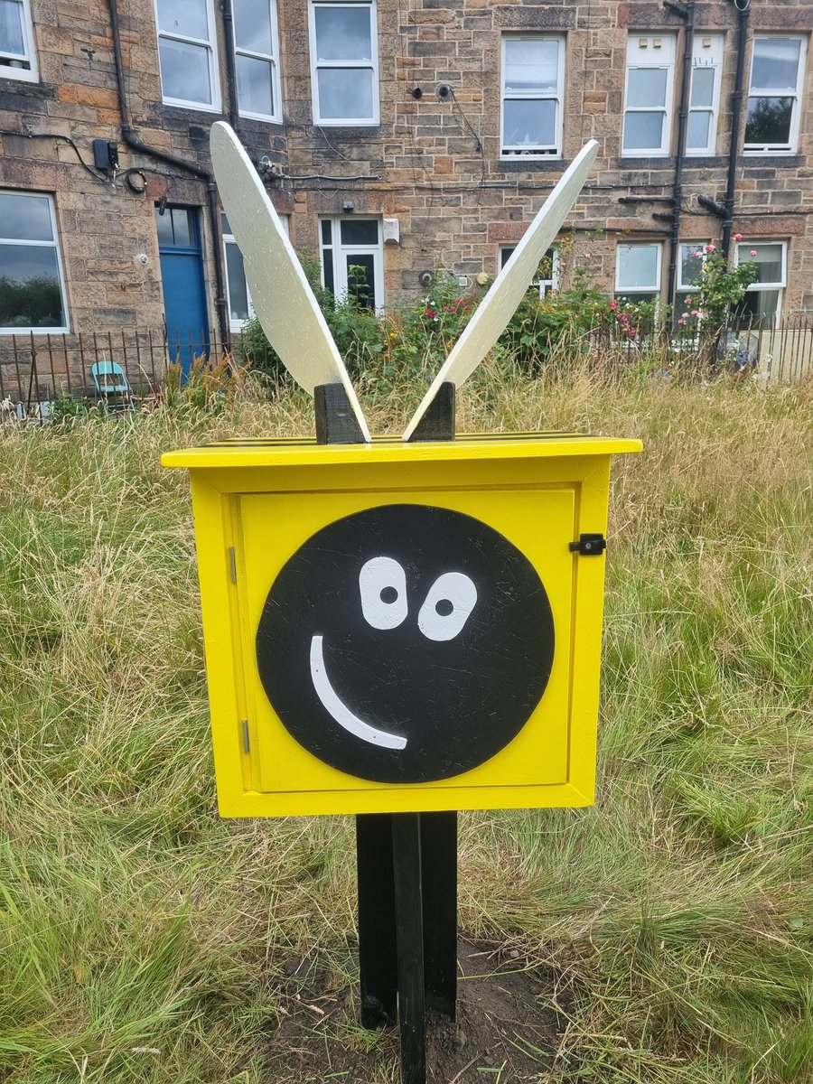 LFL_NEdinburgh's tweet photo. This is an amazing milestone! >20,000 books children's books redistributed to be read again! Watch out for more wee libraries coming soon... #readabook #leaveabook #takeabook @Bruce_Adamson @Hedzie @scottishbktrust @Barrattplc https://t.co/LCuHkixSz0