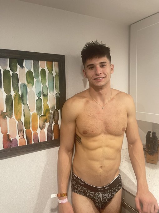 Maybe you could paint me next?  https://t.co/nshtaU4ud3 https://t.co/s2r66Ns7Qc<a href="/tag/gym"class="tags"><span>#gym</span></a><a href="/tag/motivation"class="tags"><span>#motivation</span></a><a href="/tag/grind"class="tags"><span>#grind</span></a>