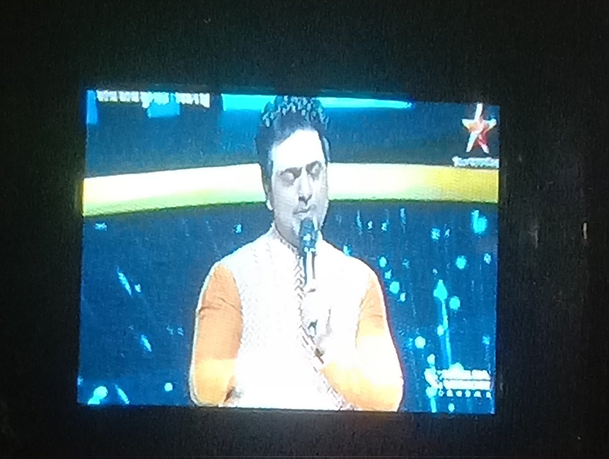 TrishaShill's tweet photo. Awwwwwwwwww so sweet❤santi pai tmk ektu khani dekhleo❤😭😭
Now i saw this👀👀👀
#ddjs3 specially my Dev's Show🥰🥰🥰 @idevadhikari @StarJalsha_ @DEV_PvtLtd https://t.co/tn1i2FwIGZ