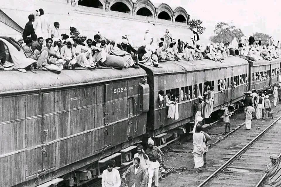 Mrsinghspeaks84's tweet photo. For Sikhs,Hindus,Muslim date of 14 August 15 August brings tear in their eyes Around 10 lakh Mostly “Punjabi”men,women and children were killed during the Partition of Punjab between India and Pakistan in 1947,"post partition the painful bloodshed life loss of Muslims in Jammu&amp; https://t.co/WrfwEFyrIF
