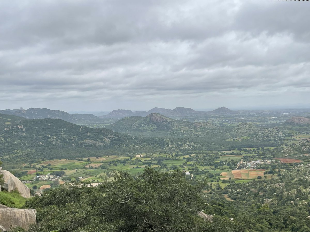 SapOpine's tweet photo. Trekking shenanigans in Bengaluru! 🥾🚶‍♀️😄

#AvalabettaTrek https://t.co/lSxkJGKN7n
