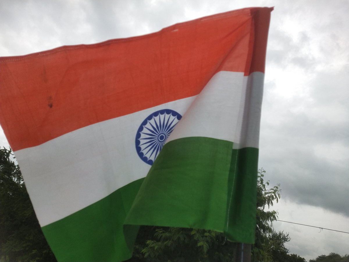 Mo_HITV's tweet photo. Today, I joined the nation in celebrating our Great Country by hoisting our beloved Tiranga at my residence.🇮🇳🇮🇳

I pay my humble respects to our Freedom Fighters and our past and present Soldiers.🇮🇳

#HarGharTiranga
#Aajadi_ka_Amrit_Mahotsav
#Happy_75th_Independence_Day https://t.co/8rKE3u5q5r