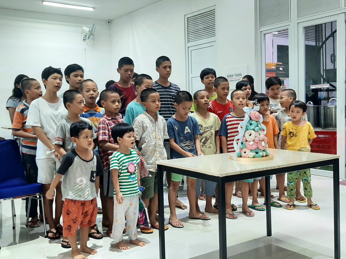 rendyarifin's tweet photo. Berbagi kebahagiaan bersama anak-anak Panti Asuhan Kasih Sesama Umat https://t.co/1AclStHcDU