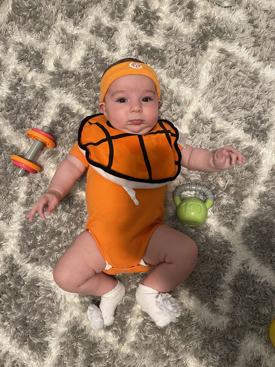 Karstyn has been putting in work this summer! 🏀💪 how bout you? 😏😤