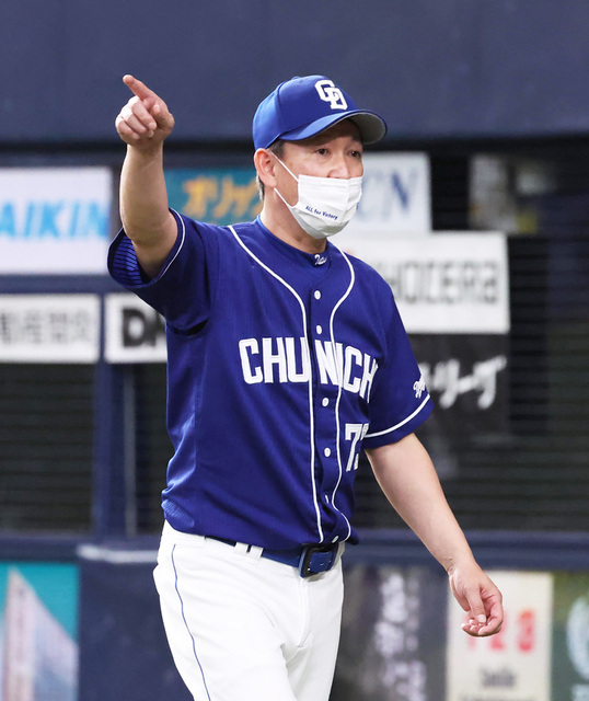 ドラペイ 中日 執念の２試合連続スクイズ敢行 立浪監督 今年の残り試合も来年以降もやっていく T Co Hlq8fjevoq 中日は１４日の阪神戦 京セラ に５ ４と接戦を制し 今季４度目の同一カード３連勝を飾った 同点だった９回一死一 三塁で