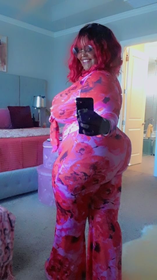 mightyafrodyDee's tweet photo. Link in bio... Tap in for for front, back and side to side...sub 4 delight
#Milf #BBWBigBootyFreaks #onlyfans https://t.co/k20eWvB0FE
