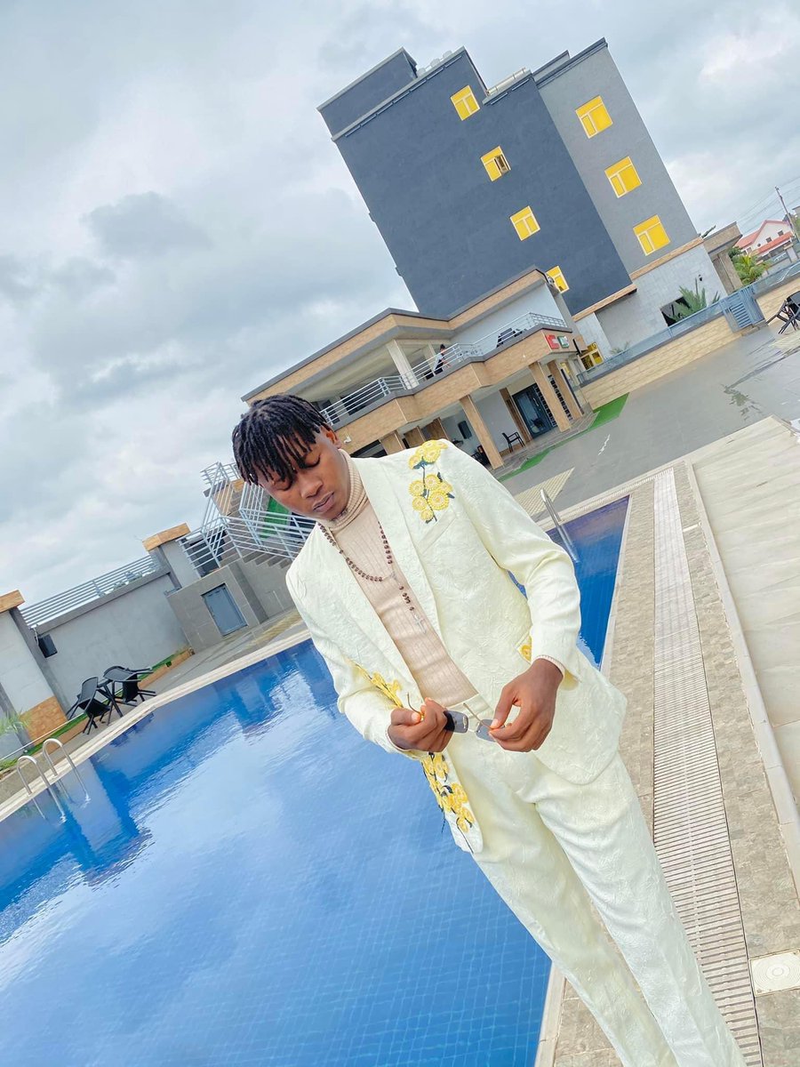 kolaboyofficial's tweet photo. nwoke bu ji na agbugbu!!!!
-
kolaboy ft flavour #Normalthing out now and trending link๐
https://t.co/zDM8xaMONJ https://t.co/2YGDFWZNHA