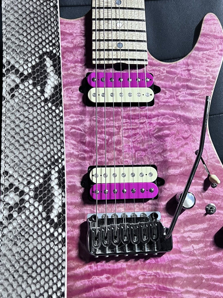 YuGuitarPlay's tweet photo. 本日来日頂いたお客様、サポート頂いたライブハウスのスタッフの皆様、そして最高の演者の皆様、めっちゃ熱いライブありがとうございました。
またみんなに会えたら嬉しいです!
自分も次回に為に精進します。
老若男女に乾杯👍
#新宿LinveFreak
#UNIQUECLUB https://t.co/Xtd31aIP8G
