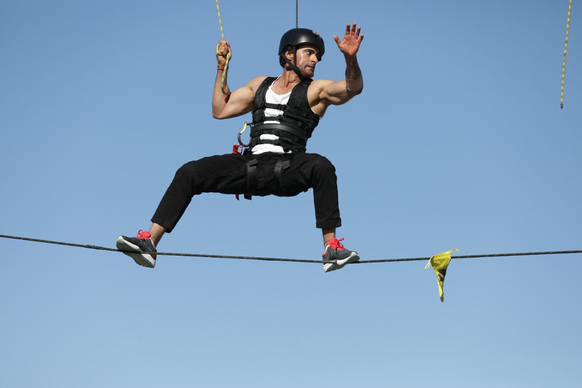 ItsMohitMalik's tweet photo. Another victory..feeling stronger on the road to the finale..👊 #KKK12  @ColorsTV https://t.co/vkJhdLder3