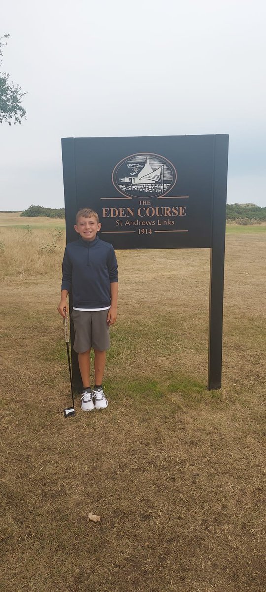 bullgolf's tweet photo. Warm up for @robrockgolftour at St Andrews ⛳🏌️‍♂️😀 https://t.co/2Vy9AwChMr