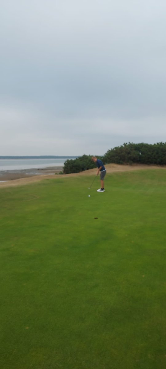 bullgolf's tweet photo. Warm up for @robrockgolftour at St Andrews ⛳🏌️‍♂️😀 https://t.co/2Vy9AwChMr