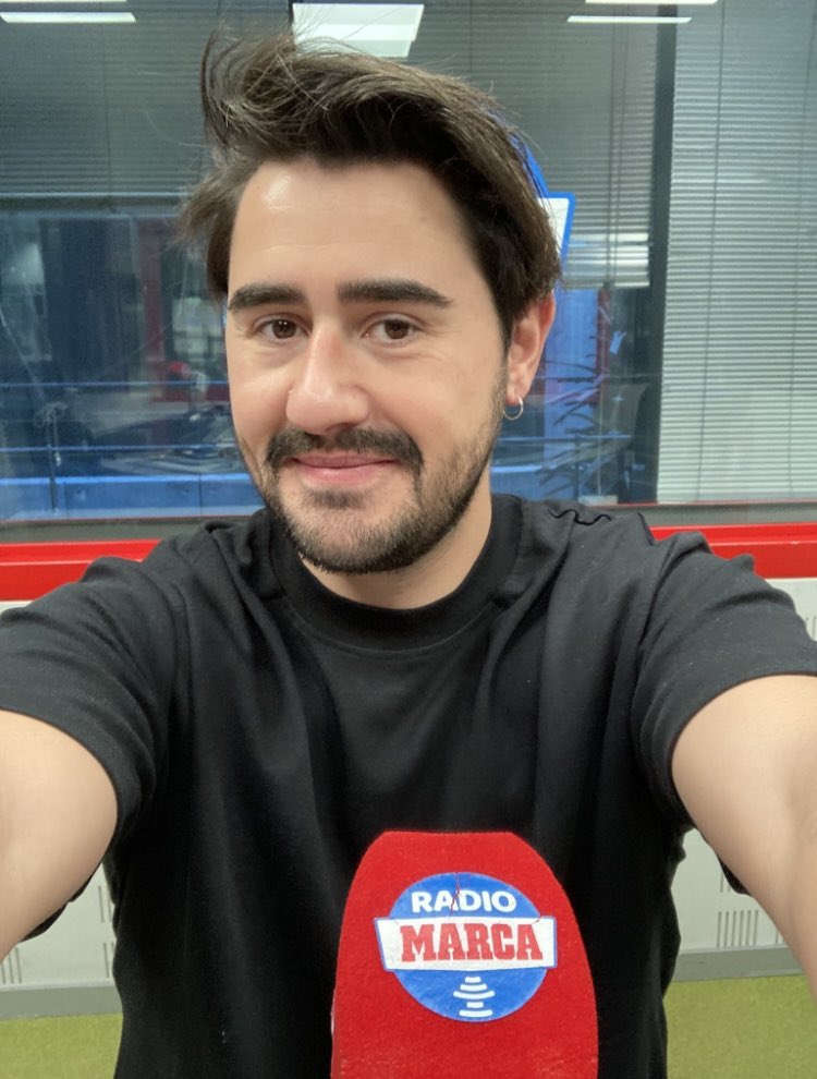 sergiofnunez's tweet photo. 🤟🏻Llegué en abril a @RadioMARCA sin saber qué venía: mucho aprendizaje y disfrute produciendo #podcast y radio, haciendo #TheFinalsNBA, presentando más de 100 horas en directo y poniéndole la guinda cubriendo al @realmadrid.
Toca cargar pilas hasta septiembre.
Seguimos remando. https://t.co/l4HcUb9u2I