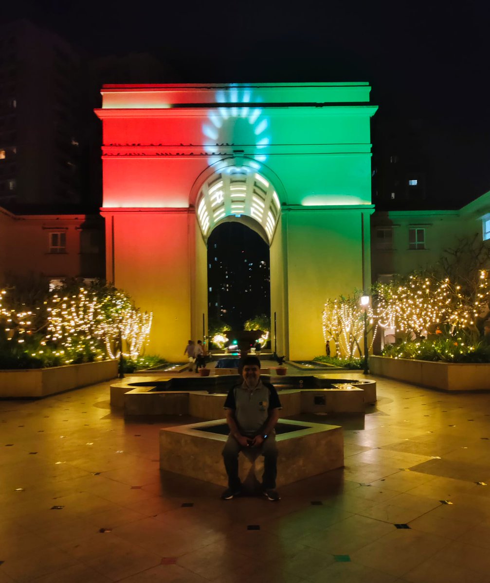 Independence Day fever gripping  living and non living alike. Our complex is lit up in tricolour. A mesmerizing feeling. Lets celebrate freedom!
<a href="/prachipareekh/">Prachi Pareekh</a>

#Bengaluru #AzadiKaAmritMahotsav
#IndependenceDay
#HarGharTiranga
