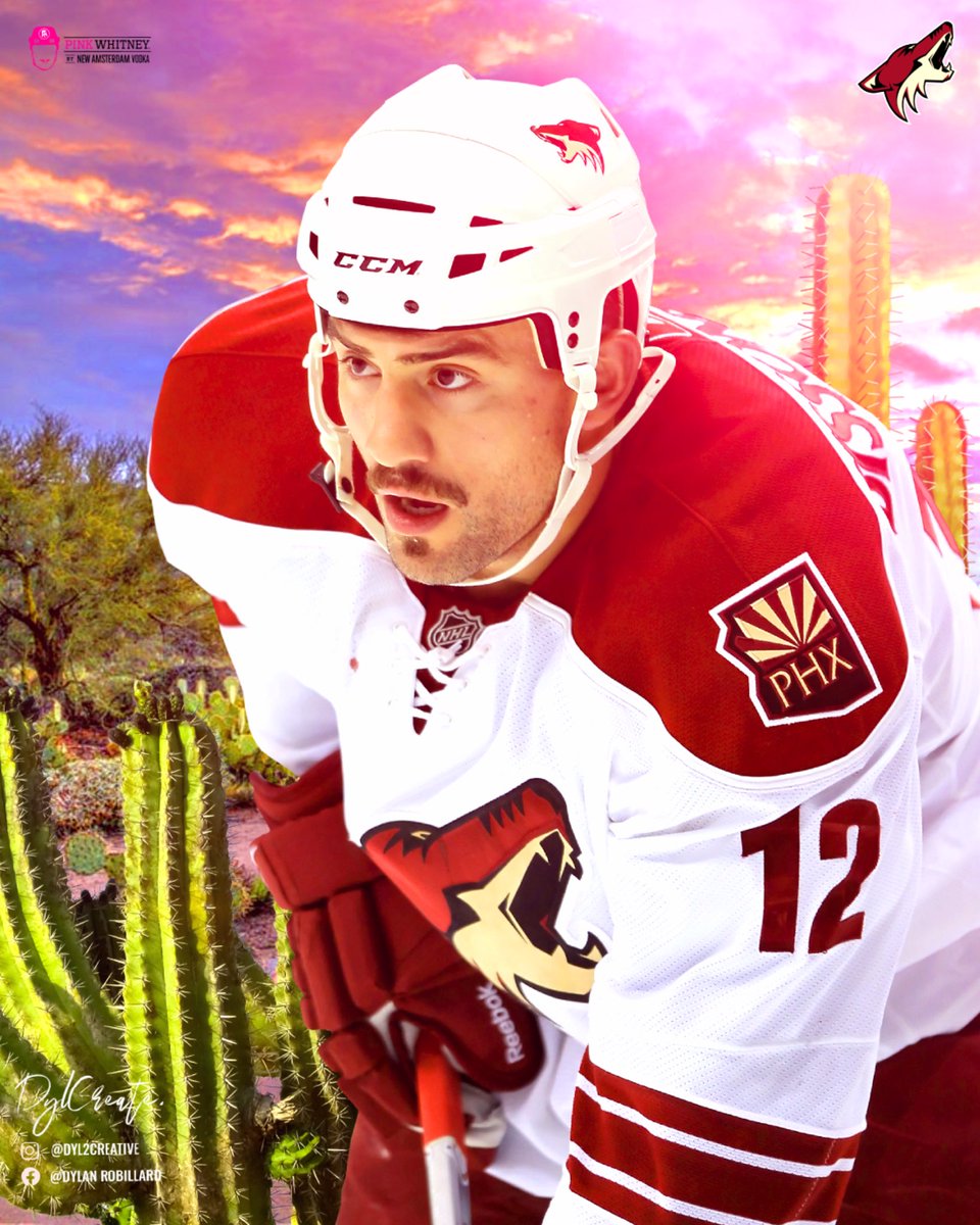 HendrixHockey_'s tweet photo. Thank you so much @BizNasty2point0 

It was an honour to meet you, such an amazing guy. Such a pleasure. Thank you for loving my piece as much as I do, and for signing it means so much!
Thanks again!

#SpittinChicklets #bizznasty #BarstoolSportsbook #goyotes #pinkwhitney https://t.co/KhhAGWEX3o