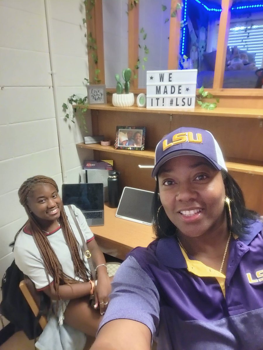 EboneCruz's tweet photo. All moved in and I even got my mommy swag gear! Super organized and smooth move in day, Great job @LSU π π ππ½ #MoveInDay #lsumom #onthecruz https://t.co/XLPUp0iRmq