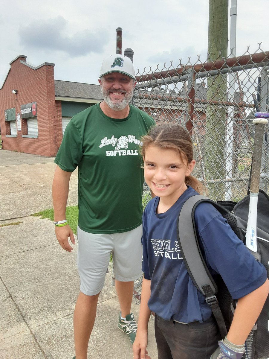 BellaMegehee's tweet photo. Just a few pics of me at @PHSGreenWaveSB Summer Camp 2022! I had so much fun and learned so much! I can't wait until the next one! I love Coach Jeremy! He makes the game so fun! #softball #fastpitch #fastpitchsoftball #GirlsWithGame #Coach #MyFutureHighSchool #TeamPowerOutage https://t.co/sIinEk4rob