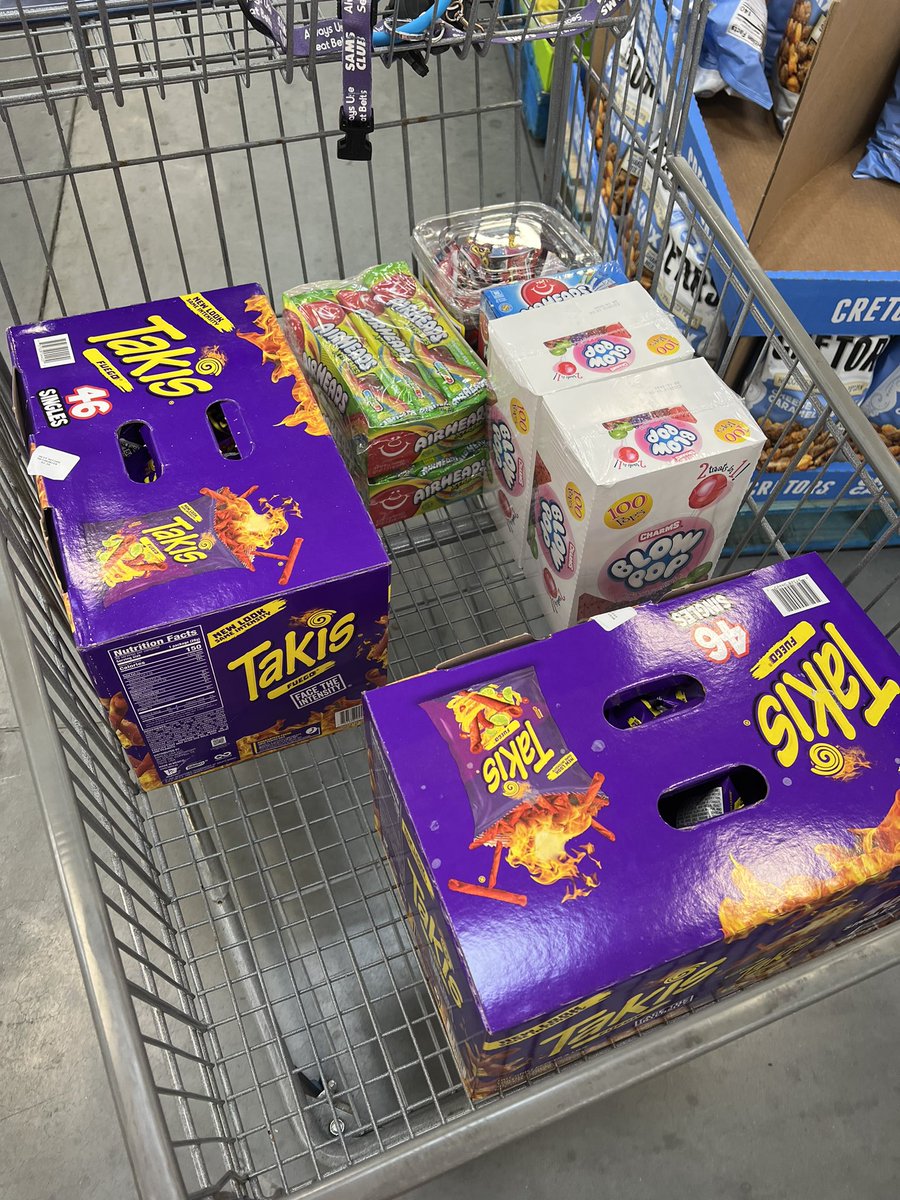 LisaPearceEdS's tweet photo. Just hit Cosco!!!! Buying our snack supply for the after school bus-loop munchies! #Takies #RingPops #BlowPops #SourAnything #GiantPopsicles @Ga_APBS 🔥🔥❤️💙 I HEAR YOU! @JacksonHighSch1 https://t.co/Hh4w1h6W4Q
