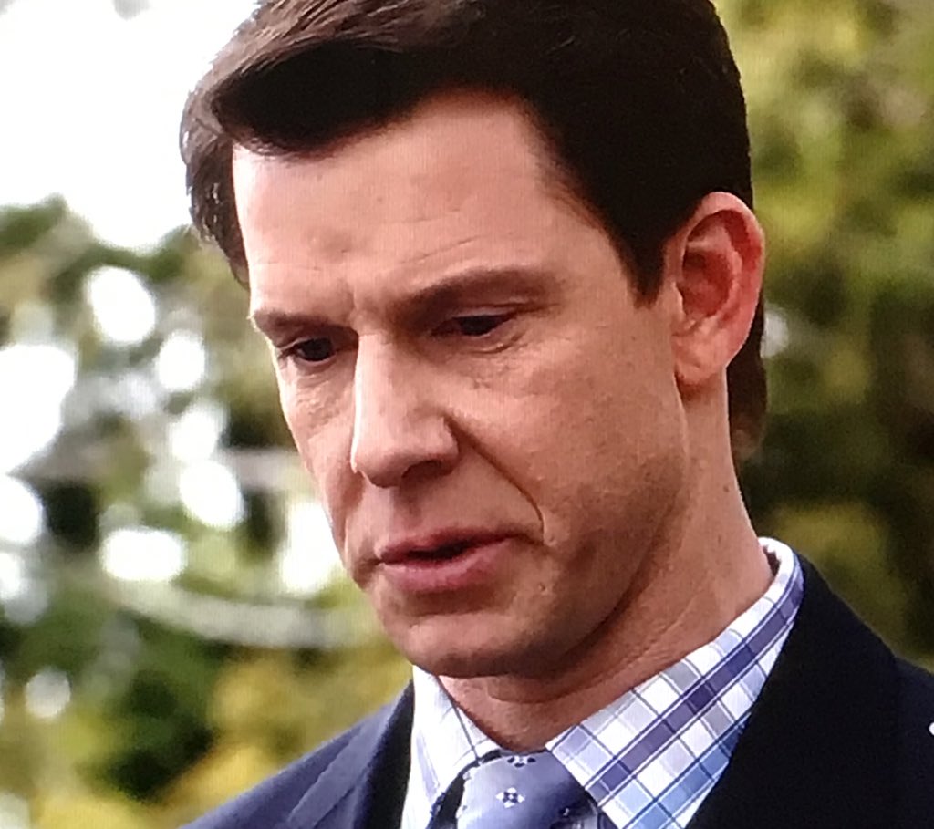 DorothyEubank16's tweet image. The master at saying so much without saying a single word! @Eric_Mabius powerfully plumbs the depths of @MarthaMoonWater's words in every #SignSealedDelivered! #POstables worldwide need so many more! @hallmarkmovie @ElizabethYostHC #LisaHamiltonDaly @RandPope  #DeliverMoreSSD