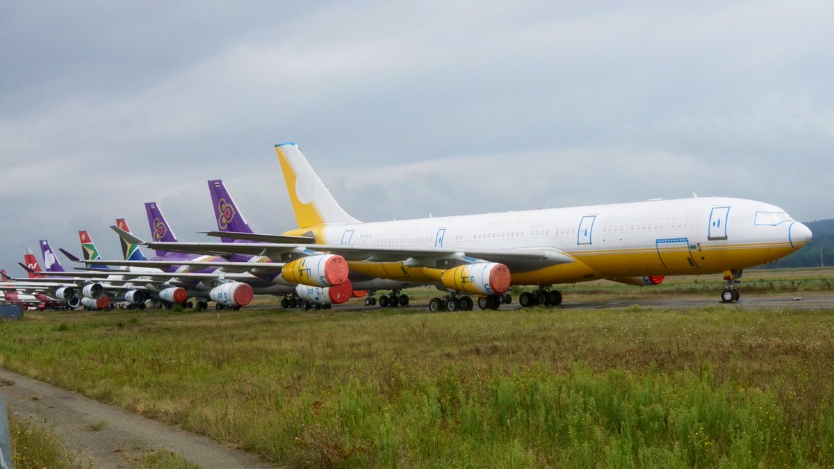 jarimakinen's tweet photo. More planes at the Tarbes-Ossun-Lourdes airport #LFBT #LDE. Some of these are still waiting for better times (in Asia), some are here for good. They will be dismantled and come back as soda cans or new planes. https://t.co/dQSwiVoWsf