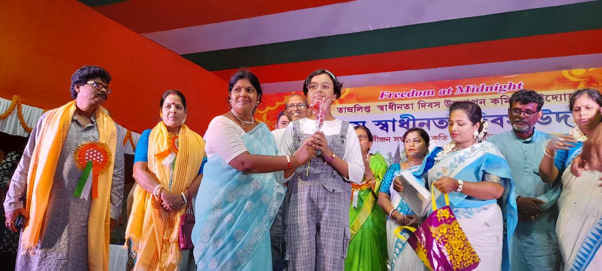 ShuvajitSamant2's tweet photo. Tamluk Rajmoydan..75..freedom at mightnight
এই মুহূর্তে তাম্রলিপ্ত পৌরসভা ব্যবস্থাপনায় তমলুক রাজ ময়দানে ৭৫ তম স্বাধীনতা দিবস উদযাপনে কৃতি ছাত্র ছাত্রীদের সম্বর্ধনা জ্ঞাপন করা হলো।।#FAMTMC #MamataBanerjee #AITC https://t.co/3wyLSmiLIY