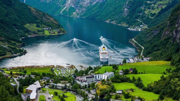 _3ALM_'s tweet photo. مضيق جيرانجير- النرويج 🇳🇴 https://t.co/iYYl8taQO5