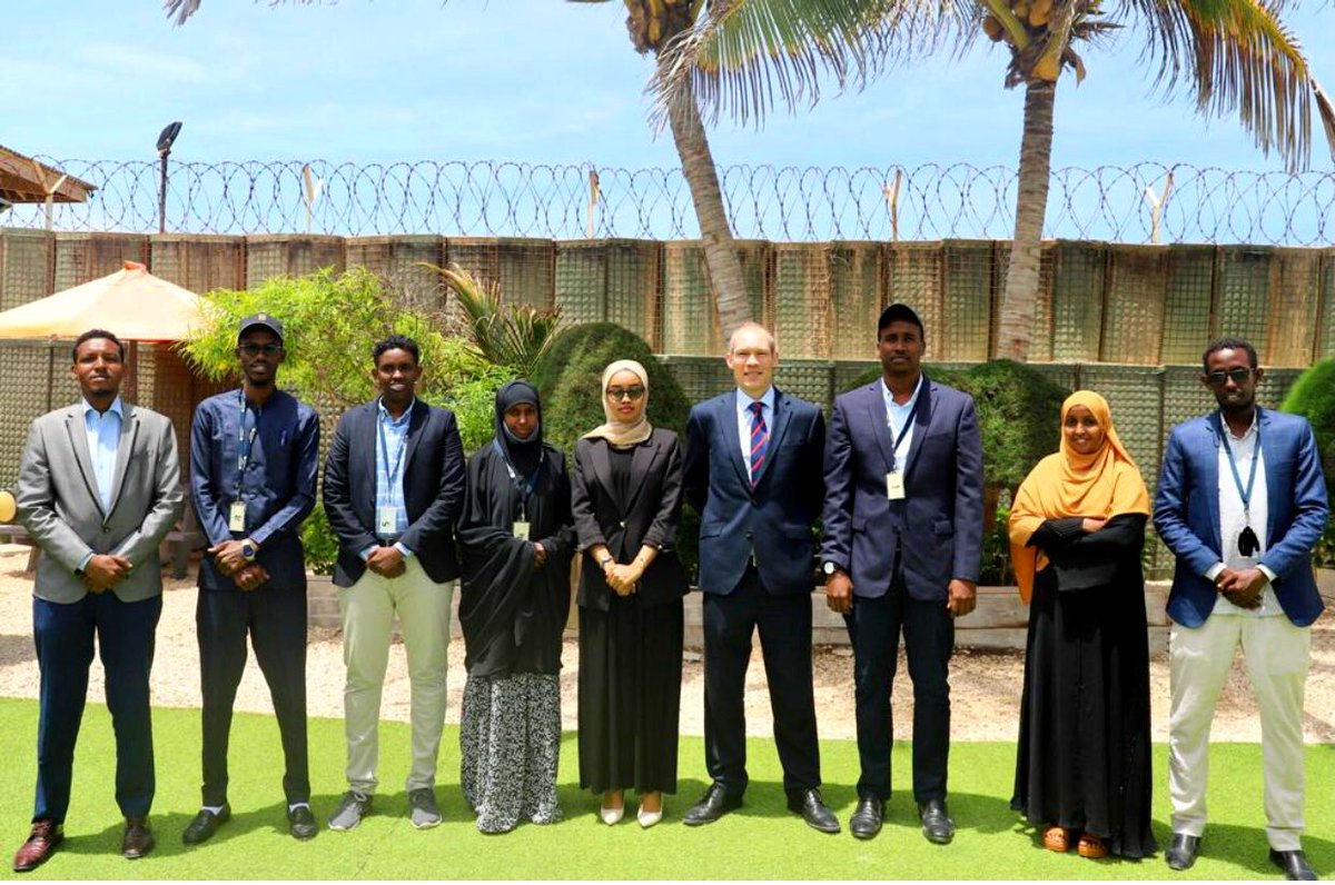 In commemoration of #InternationalYouthDay, we co-hosted interactive youth discussion with @UKinSomalia🇬🇧 on opportunities & challenges faced by youth in 🇸🇴. Youth have brilliant minds and ideas but needs concrete support to operationalize it.

#IYD2022
#InternationalYouthDay