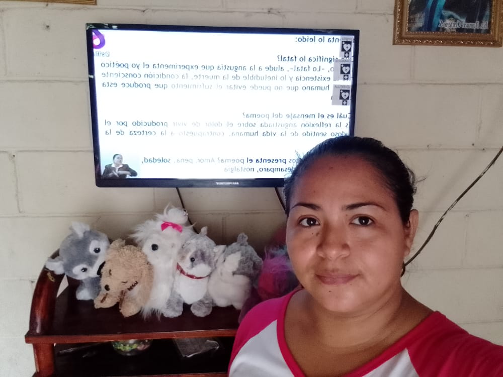 MinedPosoltega's tweet photo. #Ahora || Estudiantes y docentes, visualizan desde sus hogares #TeleClases nivelado y reforzando conocimientos.
👏👏👩🏫👨🏫👨👩👧👦👦👧🤝✅✅
#PatriaBenditayLibre https://t.co/mV7ZOZRU11