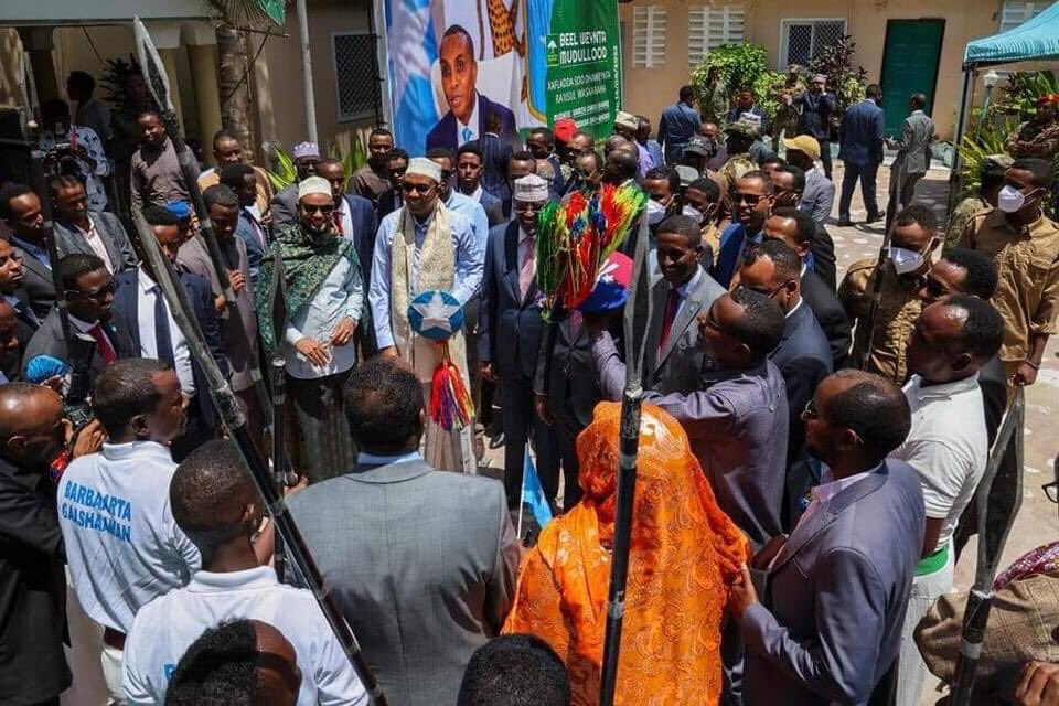 mudullood's tweet photo. “Ab Waa abkiis, Absamane Waa ayidnay” 
@HamzaAbdiBarre https://t.co/17jehLxtr1