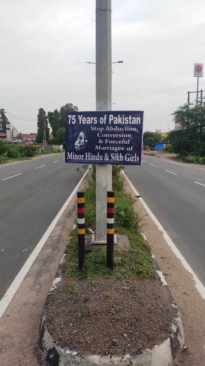 AskAnshul's tweet image. 1) Dear @UN, @UNGeneva, @UNHumanRights

These are not just banners that I put today on the streets of India. This is the ugly truth of how minor girls of Hindu, Sikh &amp;amp; other minorties face abduction, conversion &amp;amp; forceful marriage in Pakistan on a daily basis.

Here is the thread