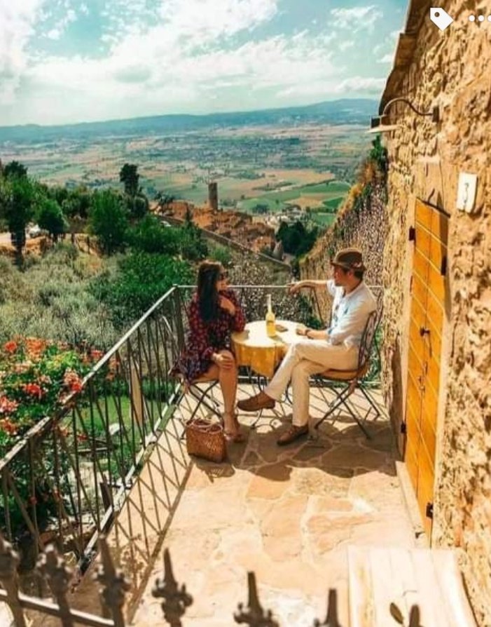🎈Perfect day in Toscany...Come and join us 🌞❤🍰
.
.
 #Italy #tourism, #explore, #ig #rometourofficial #travelgram, #visitrometour ,#travel,#travelphotography #toscana #toscany #traveller,#doriaphamfilijgallery , #wanderlust, #traveler,#visititalyofficial #photography
