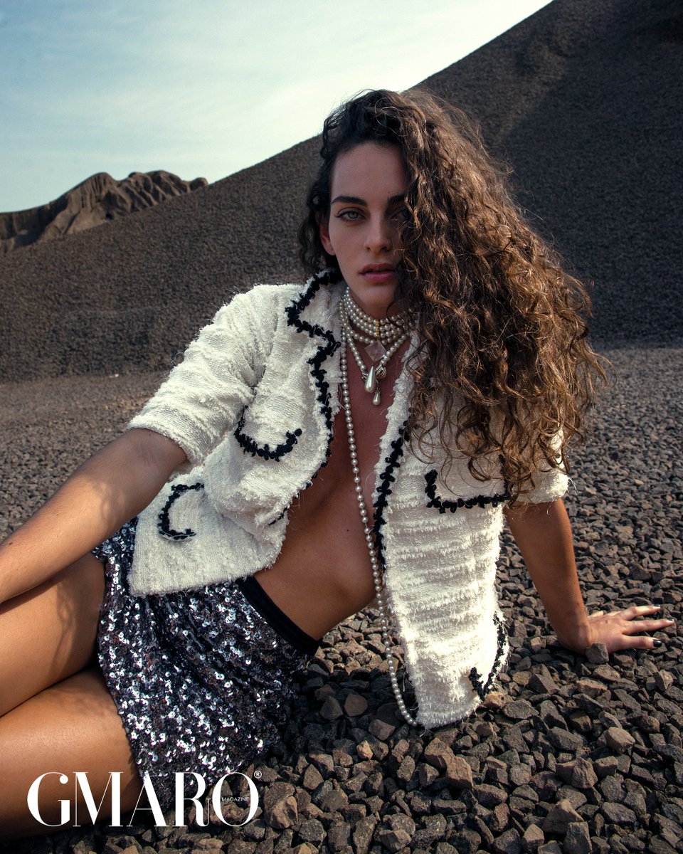 GMARO Magazine November 2021 Issue

Photographer And Art Director - CHARLY V REAL 
Model - ELENA ESCARCENA 
Fashion And Make Up - LIZ SATO
Hair - GABRIEL MEDINA

#publisher #GMAROMAGAZINE #magazine #submissions #GMARO #fashion