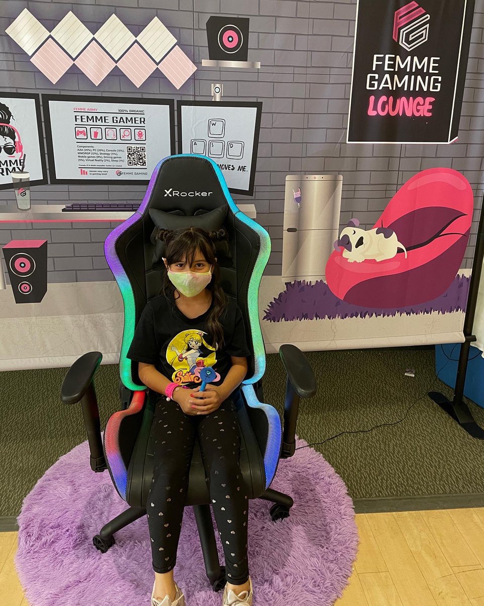 I think we can use a little more RGB in our lives when we game. #FemmeLounge #femmegiveaway #femmearmy🎮 @FemmeGamingGG