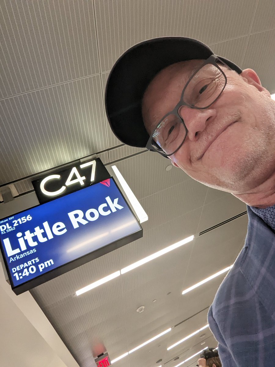 charlesepotts's tweet photo. One of these days I'm going to get around the starting that #fintech charter air service ✈️ out of the #ATL ...heck, we could have done the #VenCent opening session from the @delta #SkyClub 😎

@ICBA @VentureCenter #innovation #communitybanks https://t.co/tGvkOK3o35