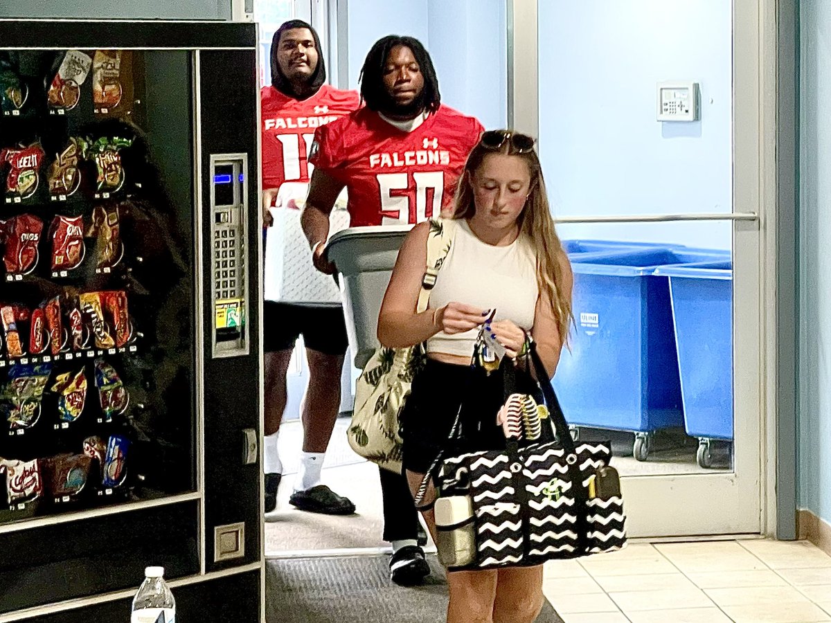 It’s time for the rest of our fall athletes to move-in, and our @LCFalconsFB players are here to make it easy! #gofalcons #takeflight #lculture