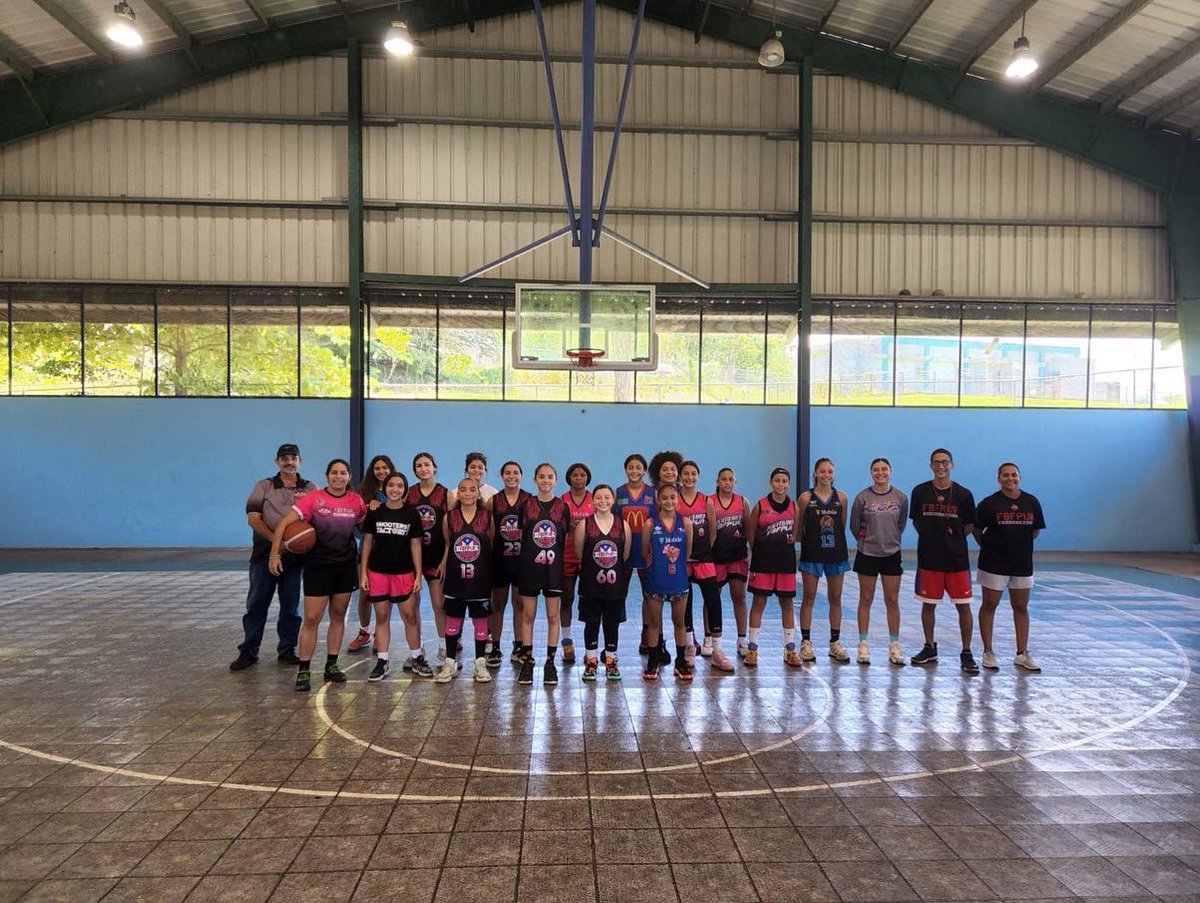 fbfpur's tweet photo. ¡Positiva Jornada de Evaluación FBFPUR! 

En el día de ayer llevamos a cabo dos(2) sesiones de destrezas, en donde evaluamos el nivel de cada asistente y, al mismo tiempo se orientó a los padres sobre plan 2022-2023.

Pendientes a nuestras redes sociales. https://t.co/E4wO8LlELC
