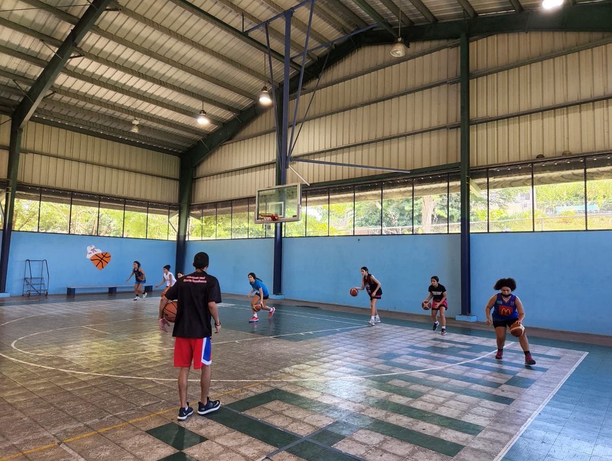 fbfpur's tweet photo. ¡Positiva Jornada de Evaluación FBFPUR! 

En el día de ayer llevamos a cabo dos(2) sesiones de destrezas, en donde evaluamos el nivel de cada asistente y, al mismo tiempo se orientó a los padres sobre plan 2022-2023.

Pendientes a nuestras redes sociales. https://t.co/E4wO8LlELC