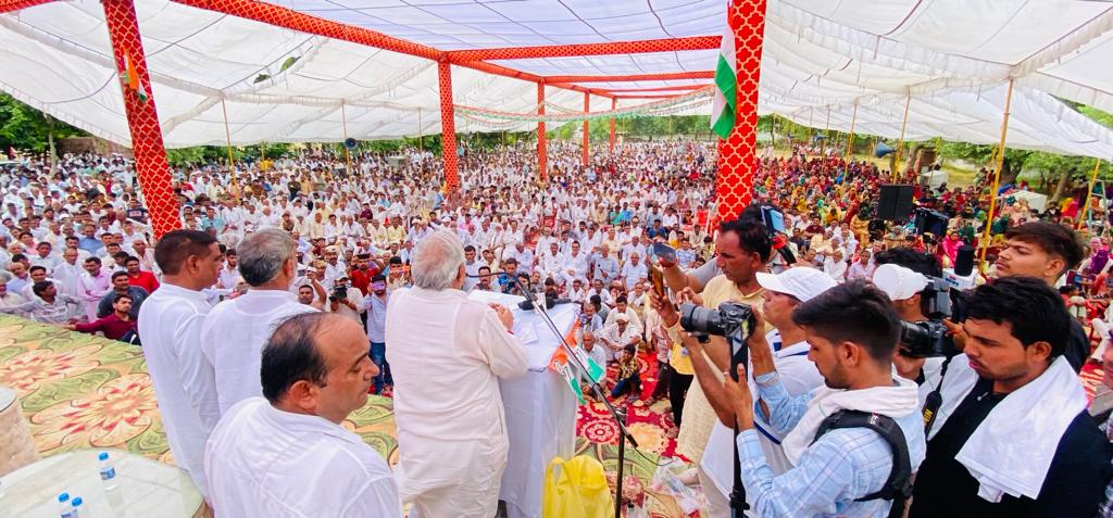 prof_rambhagat's tweet photo. माननीय चौ० @BhupinderShooda जी के चायपानी के कार्यक्रम को एक विशाल रैली में तब्दील करने के लिए आप सबका हार्दिक धन्यवाद व बधाई ।
प्रदेश की जनता अबकी बार चौ० भूपेन्द्र सिंह हुड्डा जी के नेतृत्व में 70+ सीट कांग्रेस को देगी।
@INCHaryana 
@DeependerSHooda https://t.co/nEOdk3hCJP