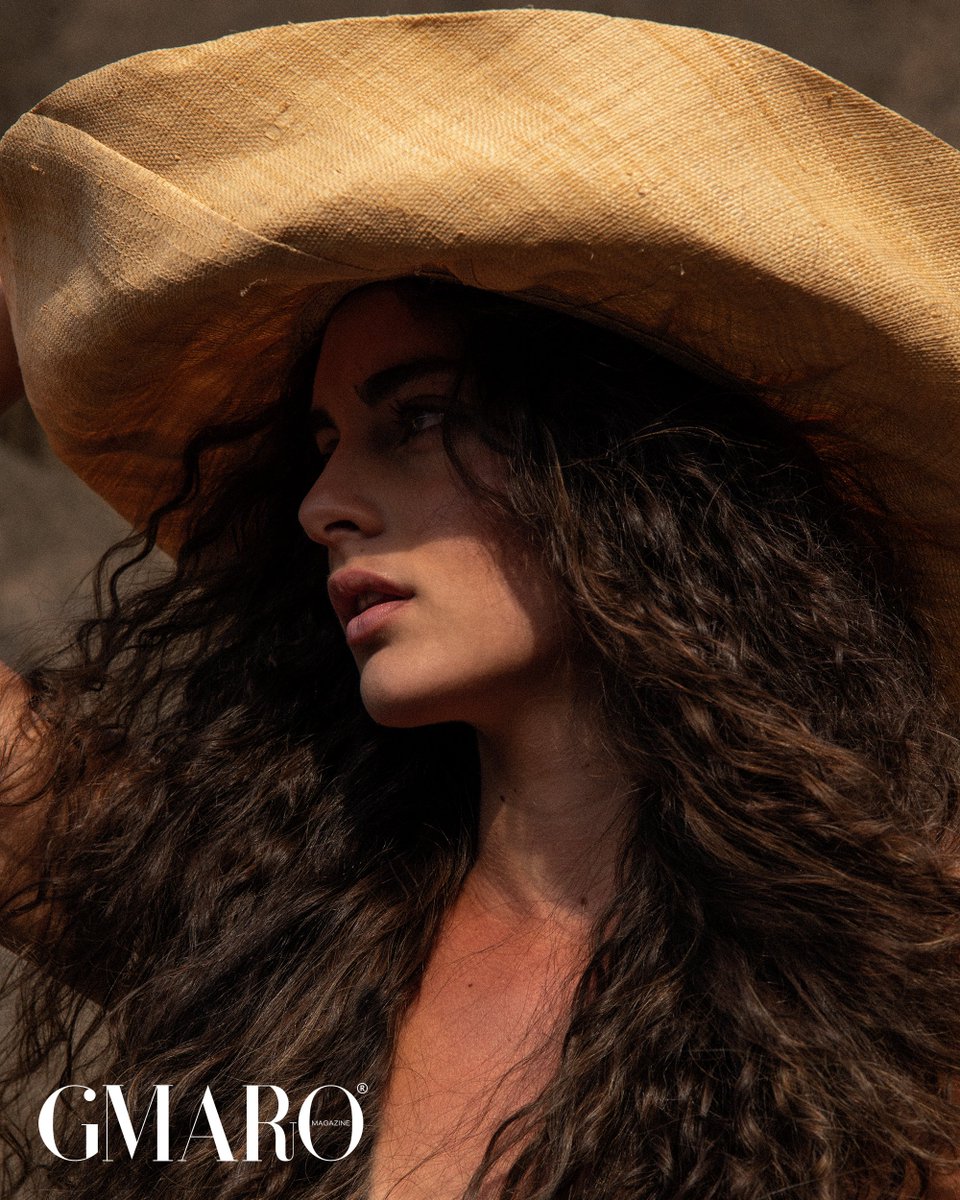 GMARO Magazine November 2021 Issue

Photographer And Art Director - CHARLY V REAL 
Model - ELENA ESCARCENA 
Fashion And Make Up - LIZ SATO
Hair - GABRIEL MEDINA

#publisher #GMAROMAGAZINE #magazine #submissions #GMARO #fashion