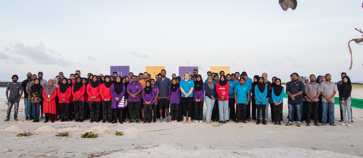 Kulhudhuffushi City Council and @UNMaldives together with students of HDh. AEC, Jalaluddin School & @AfeefuddinScool participated in a tree planting event this morning to conclude this year #IYD22 activities.