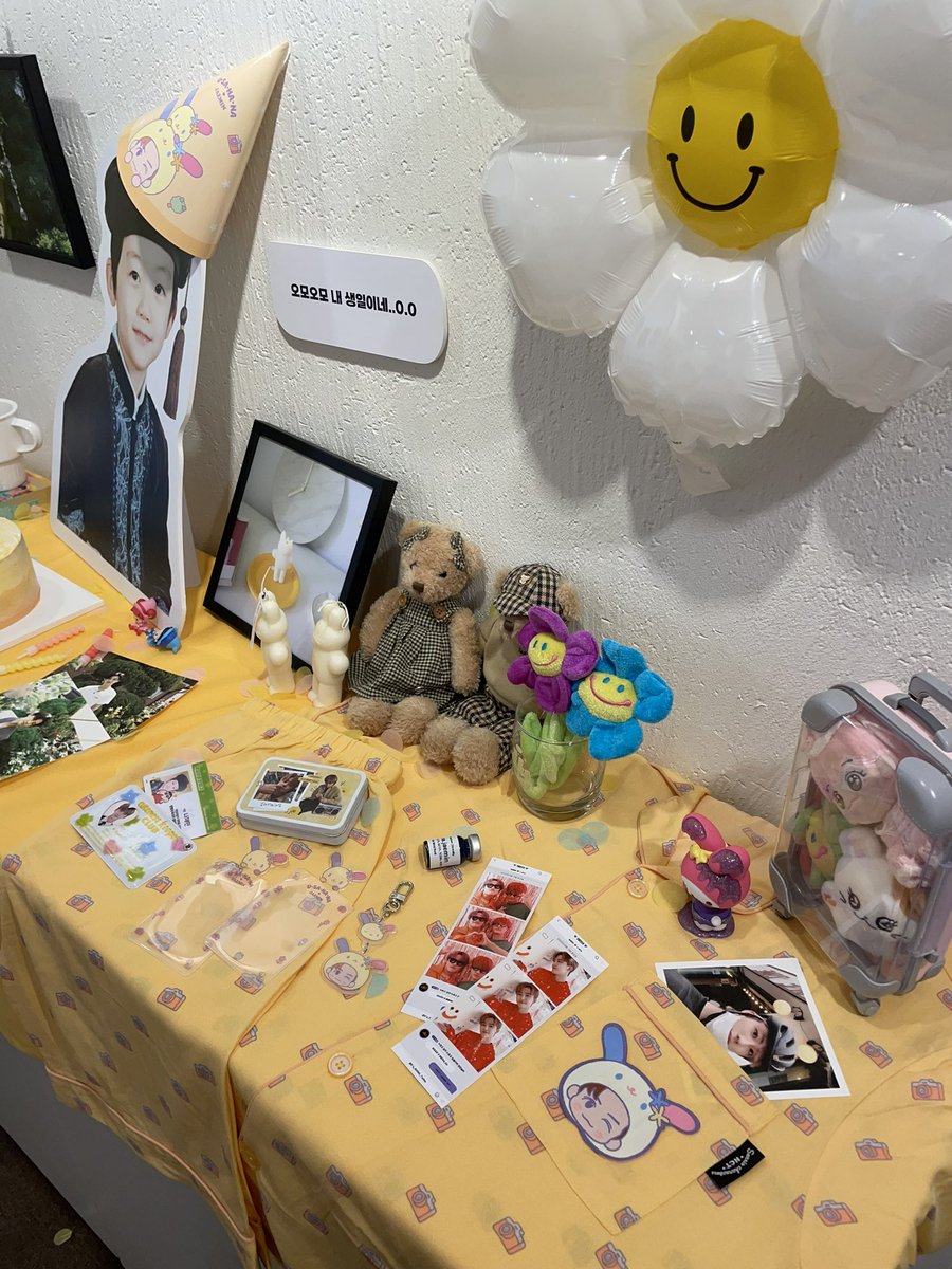 JYA_9811's tweet photo. 📌크리미무드

카페 내부 너무너무 이쁨🌼 사람이 많을 때 가서 좀 정신없이 구경해서 살짝 아쉽지만 재민이가 좋아하는 노란색 천지💛 카페 내부에 있던 인생세컷도 찰칵📸

#Its_NANA_today https://t.co/4jOYcg2vyG