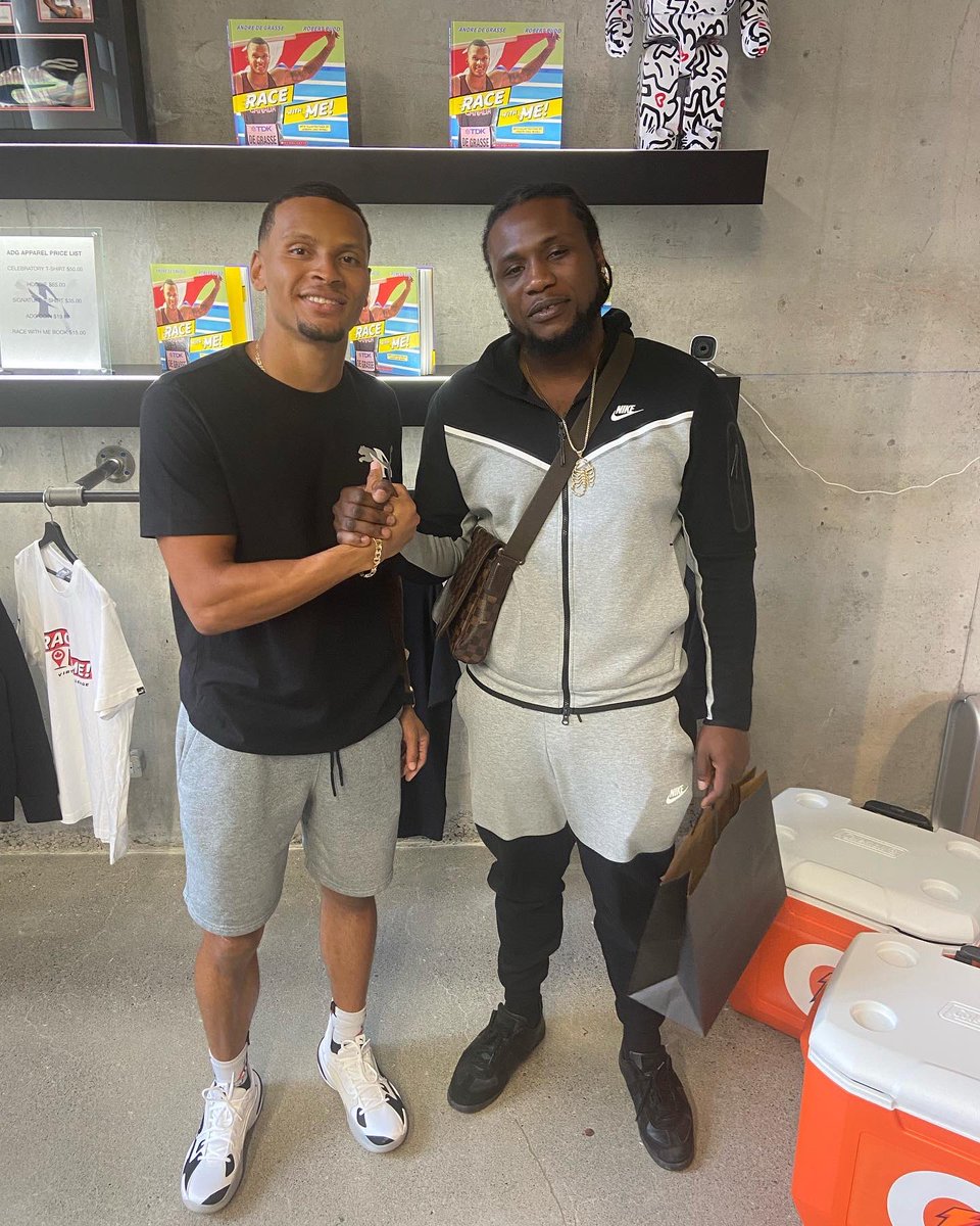 BurgzCTX's tweet photo. The Champ is here ! @De6rasse ๐ฅ๐จ๐ฆ๐โ๏ธยฎ๏ธ #SITE #Lidge https://t.co/IYVKN3UKmv