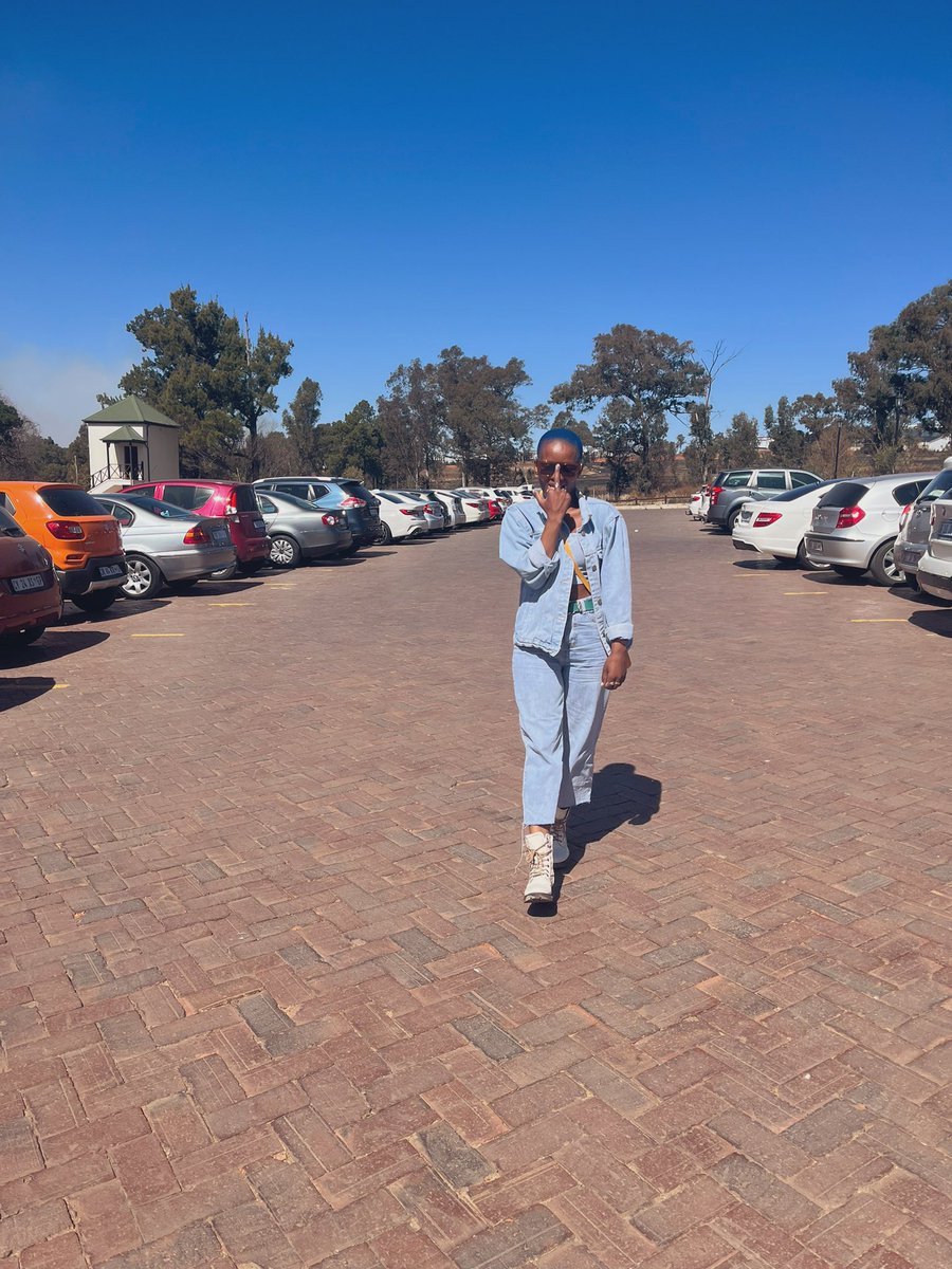 NAMILEMKHIZE's tweet photo. Another wholesome weekend 💦💙 #JeanToJean https://t.co/BfEfegHvDt