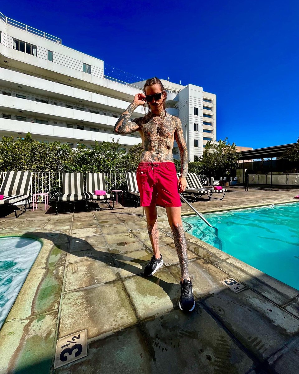joshuakanebespk's tweet photo. JK IN LA PART1 https://t.co/rJlCAYzeuI