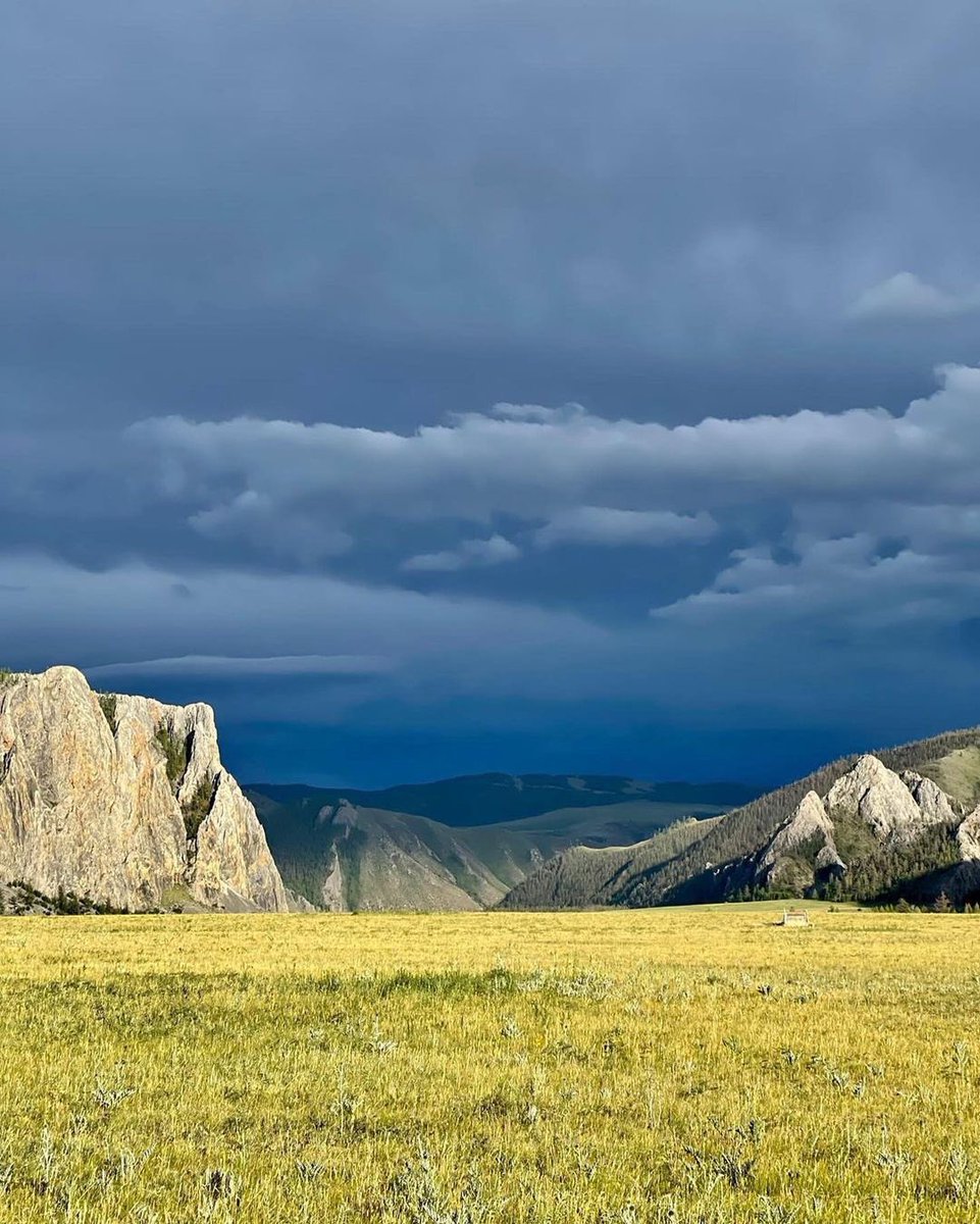 dmASIA_travel's tweet photo. “Nothing like a summers day in #mongolia - never tire of these landscapes.”
@billbensley
#everythingextraordinary #dmasiatravel #mongolia #camping #jurte #jurta #glamping #mountains #mountain #travel #travelling https://t.co/tNd39CndF9