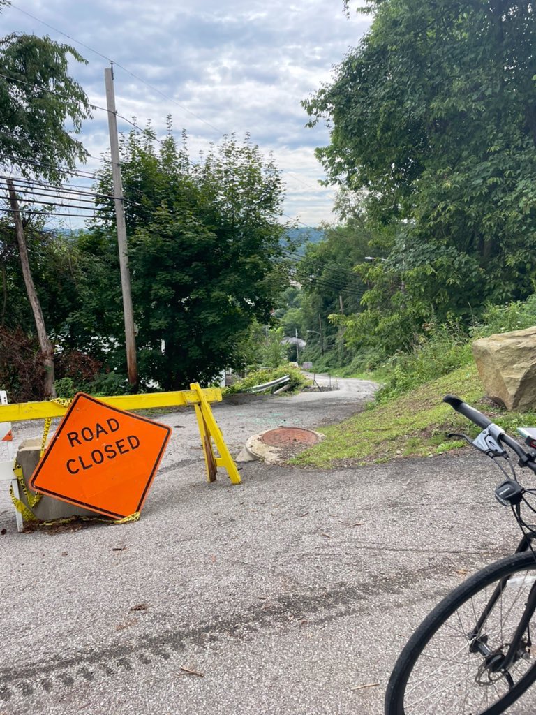 lynsie's tweet photo. Sundays are for climbing. And for falling over while climbing 🤷‍♀️ #loggingmiles #bikepgh #dirtydozen https://t.co/Z6XcwGd7qC