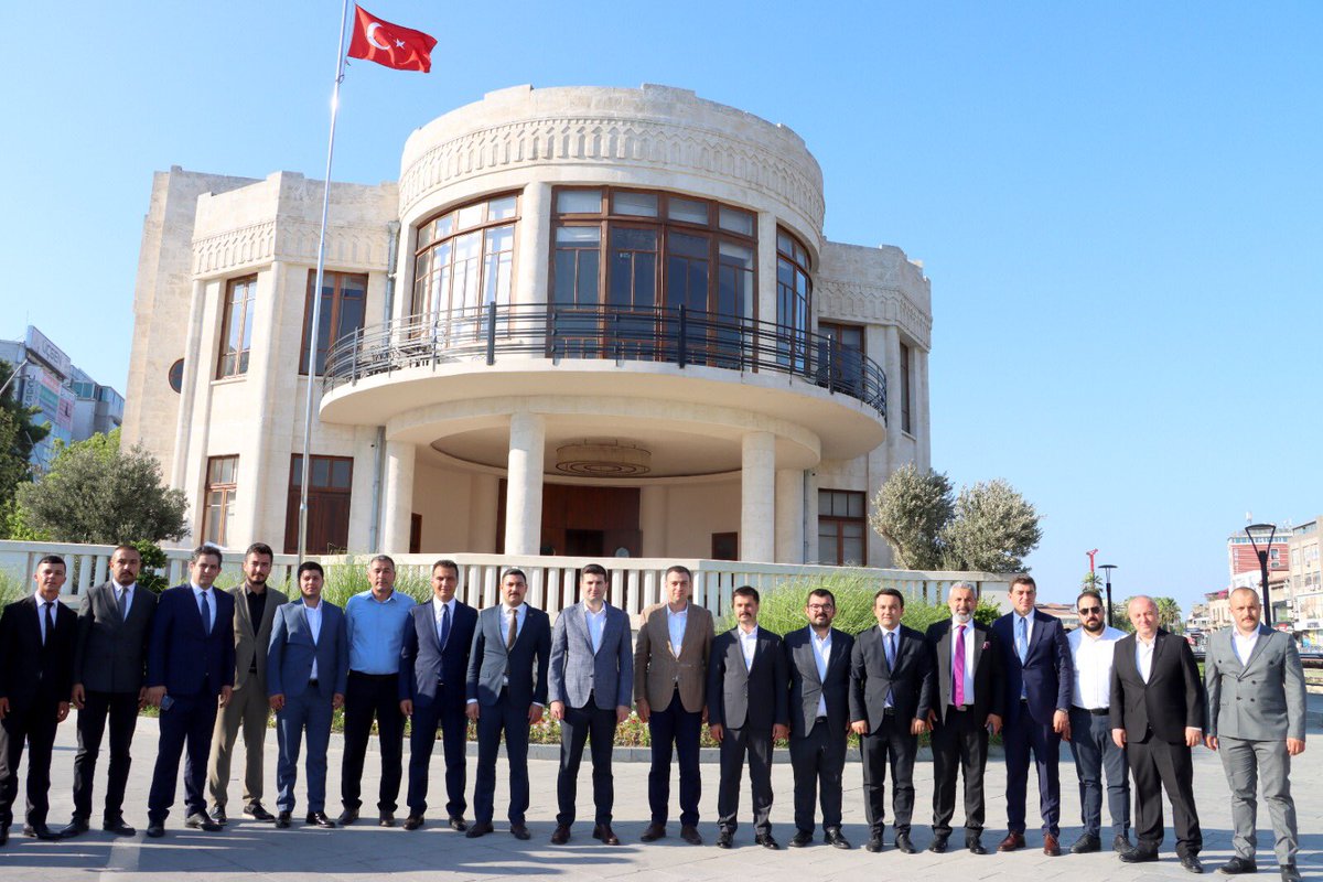 Hatay Devleti Millet Meclisini ziyaret ettik.

Bu mecliste önce Hatay Cumhuriyeti kuruldu, sonra Türk yurdu Hatay'ın Türkiye Cumhuriyetine katılma kararı çıktı.

Dualarımız, gelecekte kurulacak olan Batı Trakya Cumhuriyeti için.
