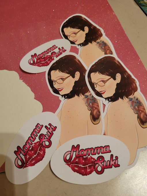 Stickers, anyone? 😘 https://t.co/EFUS4gOtG8<a href="/tag/onmfc"class="tags"><span>#onmfc</span></a>