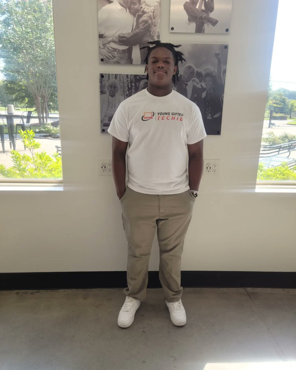 1stLadyGlass's tweet photo. Today I got to witness what @MalikGlass21 has been doing for the last 9 weeks with @Younggiftedtech. He's learned a lot. I'm so thankful and blessed for the people God has placed in my life who continue to uplift and empower my kids. Kendra, sis you rock. https://t.co/Dw2CZs3m0U