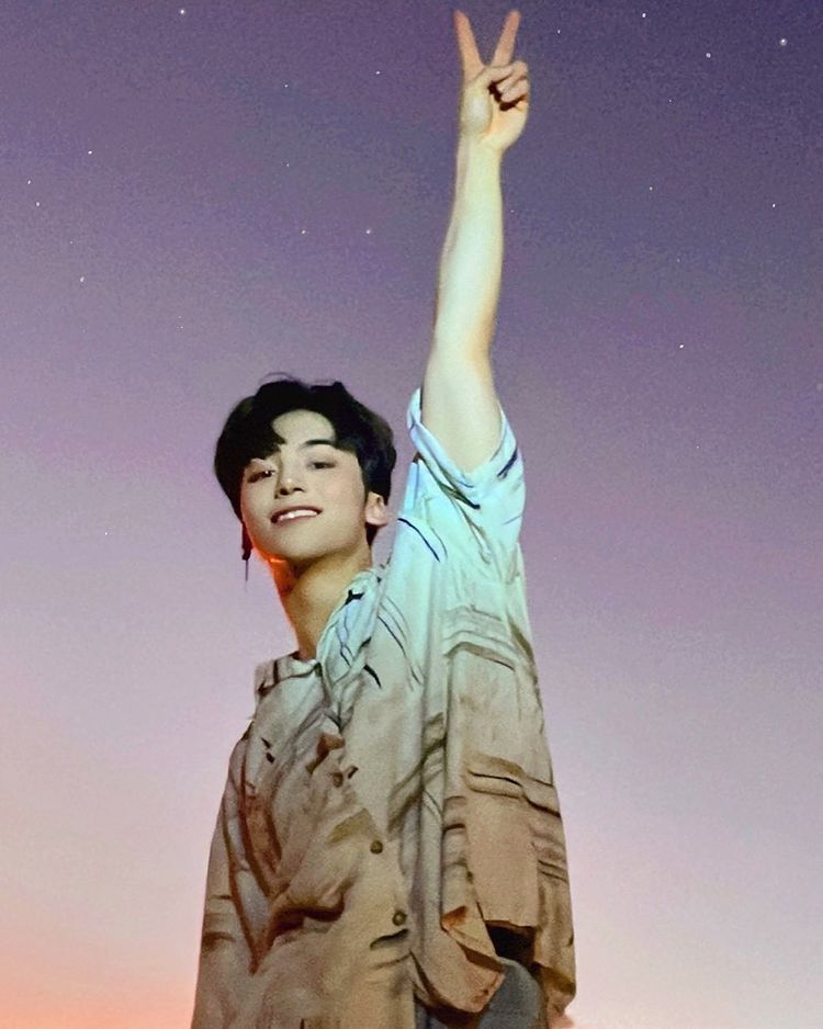 LISTENUP_ARG's tweet photo. [23.5.2022/Instagram]💚 Actualización de Beomhan: 

"¡¡Receptor de estrellas🙋‍♂️⭐!! El cielo para un helado~ ¿Cuál es tu sabor favorito?" 

•[𝘾𝙧𝙚𝙙𝙞𝙩.: Ig: mont_arena]
•[Trad.por: Listen Up! - Argentina]

#BEOMHAN #범한 #mont_arena #montarena #MONTKPOP #몬트 #TraineeKpop https://t.co/e722dWT81p