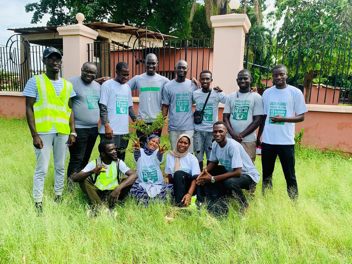 helpgambia1's tweet photo. We joined @GreenGambia today to plant #UmbrellaTrees along the MDI-UTG fence line as part of the 2022 #SummerGoGreen Campaign. We are proud to be associated with this initiative and call for more public support.
#FromPlantingToGrowing #SummerGoGreen #HELPGAMBIA #ClimateAction https://t.co/4iKJvOSjsf